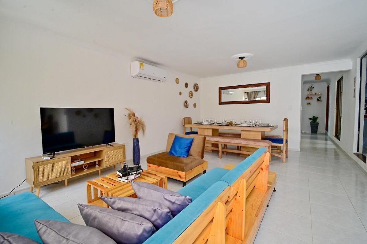 Сasa de vacaciones Casa Con Piscina Y Terraza Privada A Pasos De La Playa Cartagena