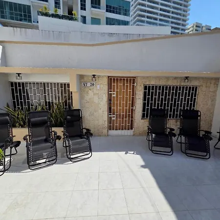 Casa Con Piscina Y Terraza Privada A Pasos De La Playa Сasa de vacaciones