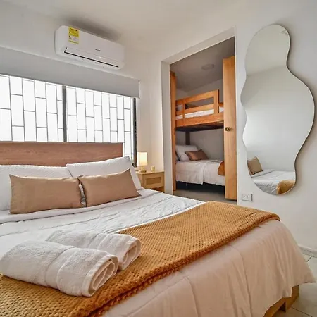 Сasa de vacaciones Casa Con Piscina Y Terraza Privada A Pasos De La Playa *